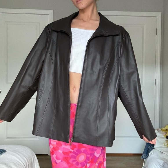 Vintage brown zip up leather jacket - Picture 2 of 8